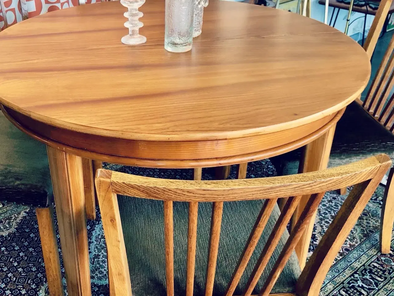 Billede 1 - Rundt Spisebord i vintage stil
