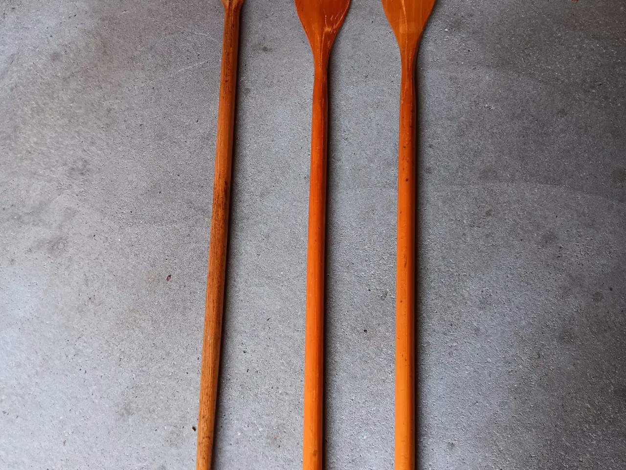 Billede 1 - Pagaj. 3 stk. De to er ens.