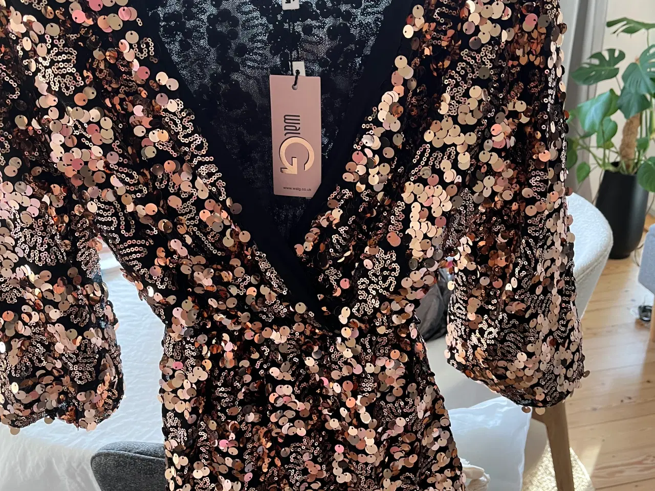 Billede 1 - Aldrig brugt Smuk Festkjole