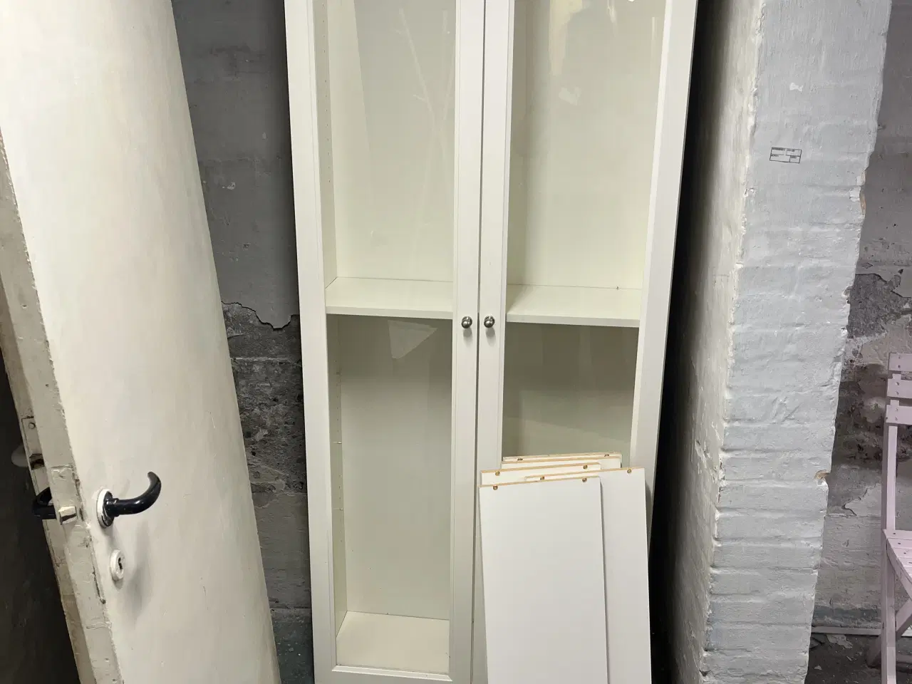 Billede 1 - Ikea vitrine skab 