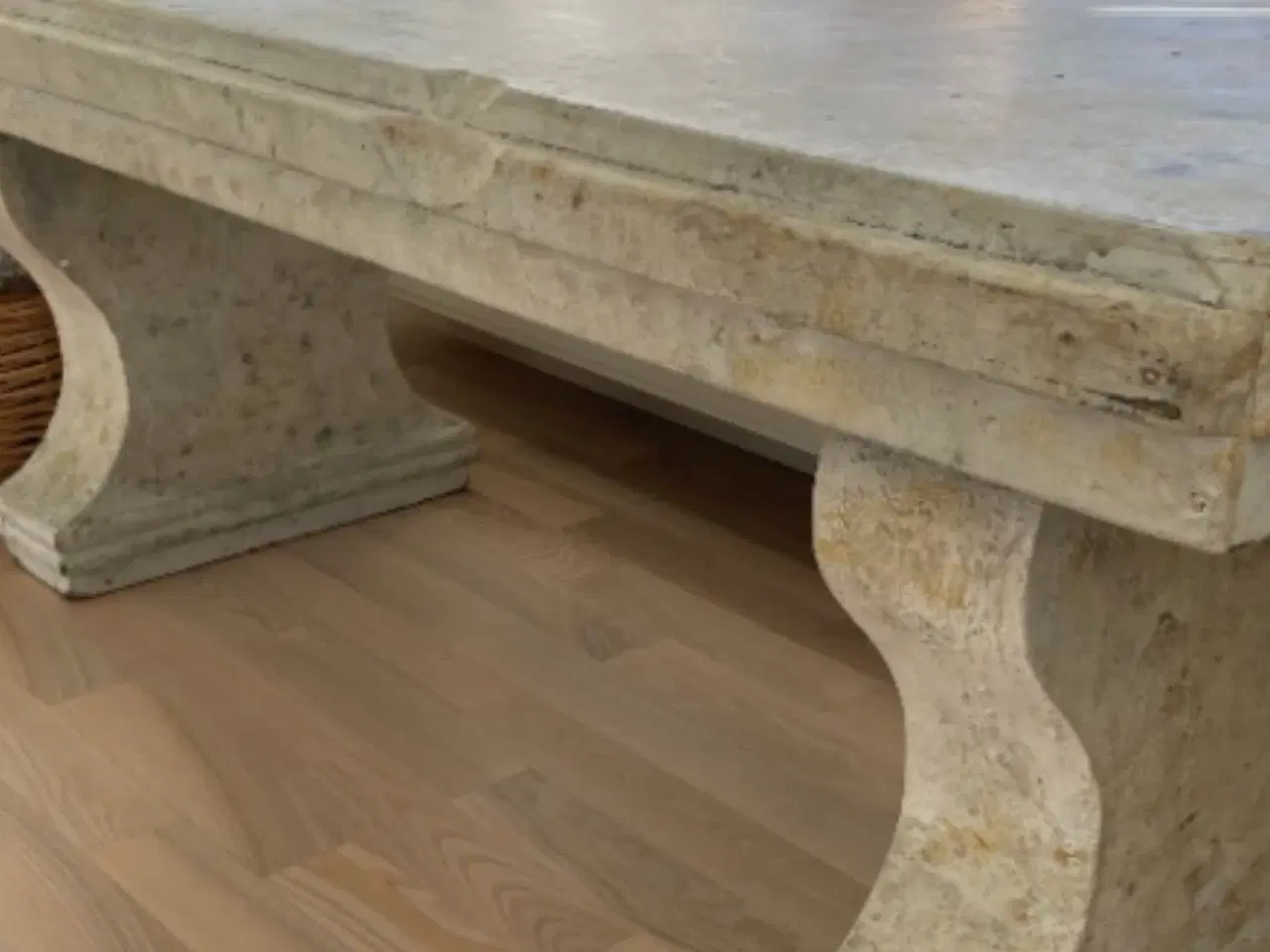 Billede 8 - “Marmorlook” træbænk-rekvisit fra kgl teater 