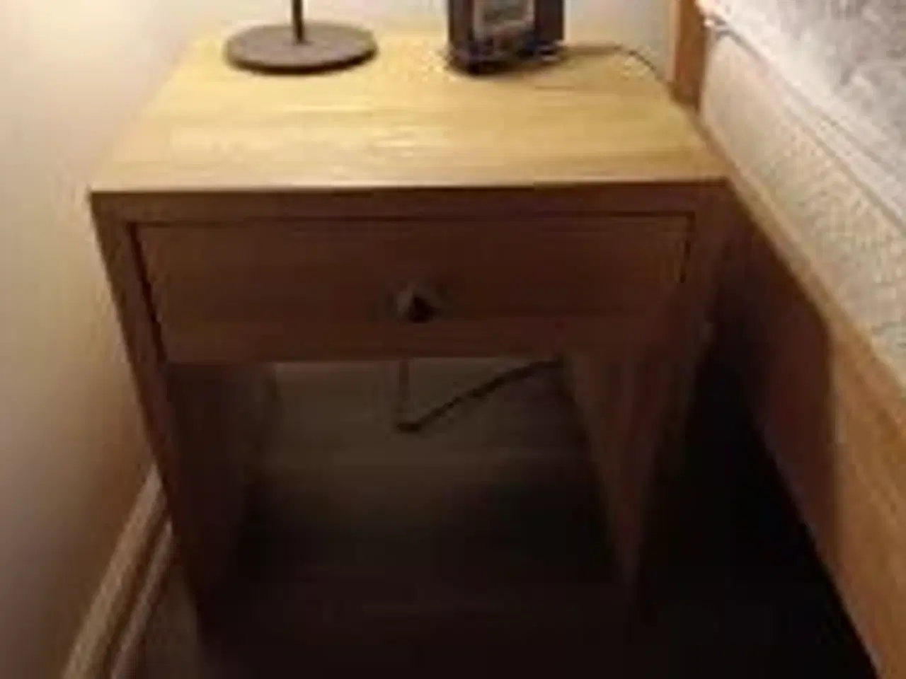 Billede 3 - Dobbelt seng med 2 sengeborde