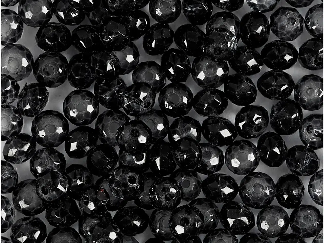 Billede 1 - Grå Facetperler 4 mm - 45 stk. til Smykker og Håndværk