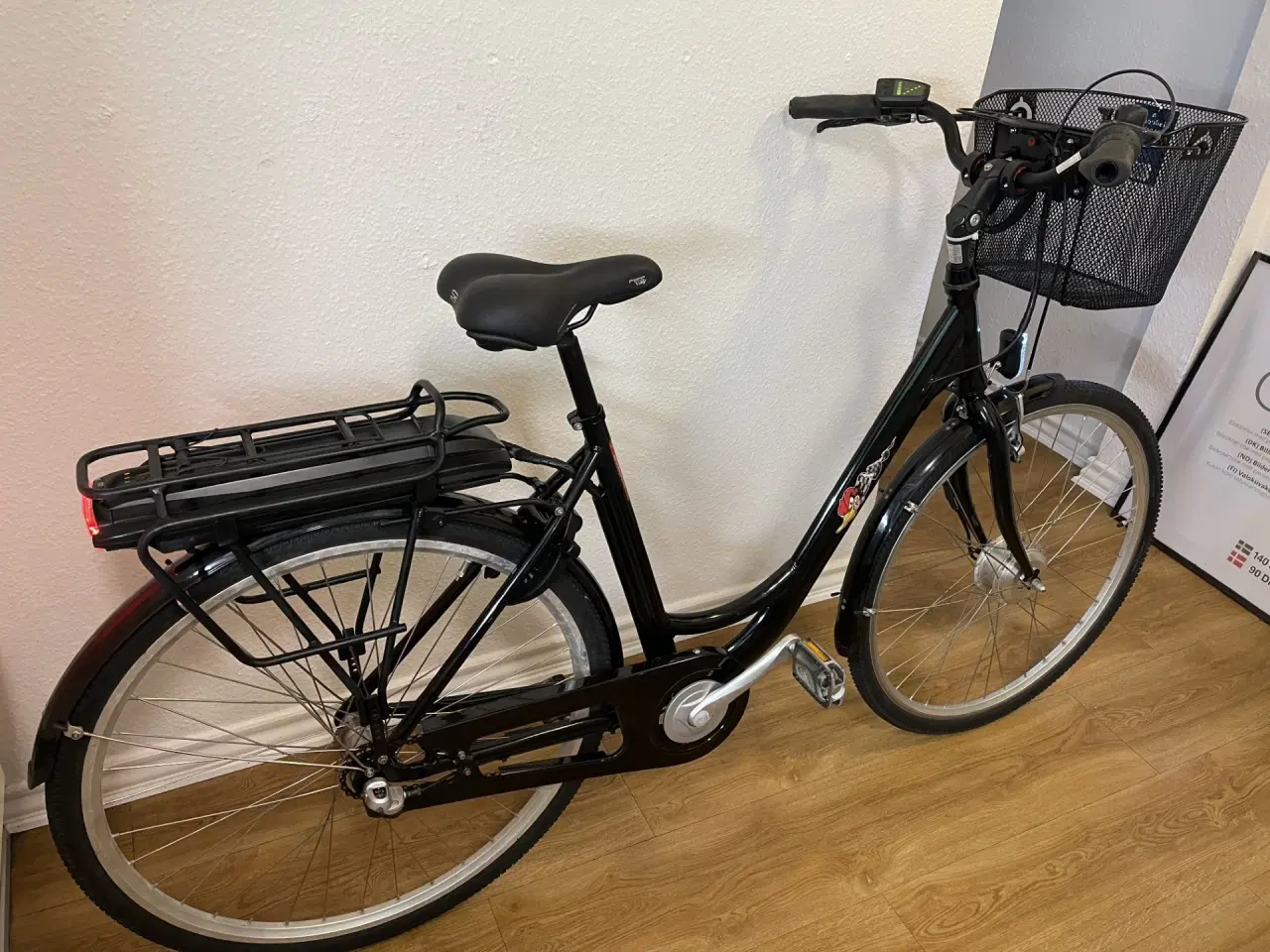 Billede 7 -  flot mustang dame elcykel 28"  3 gear.
