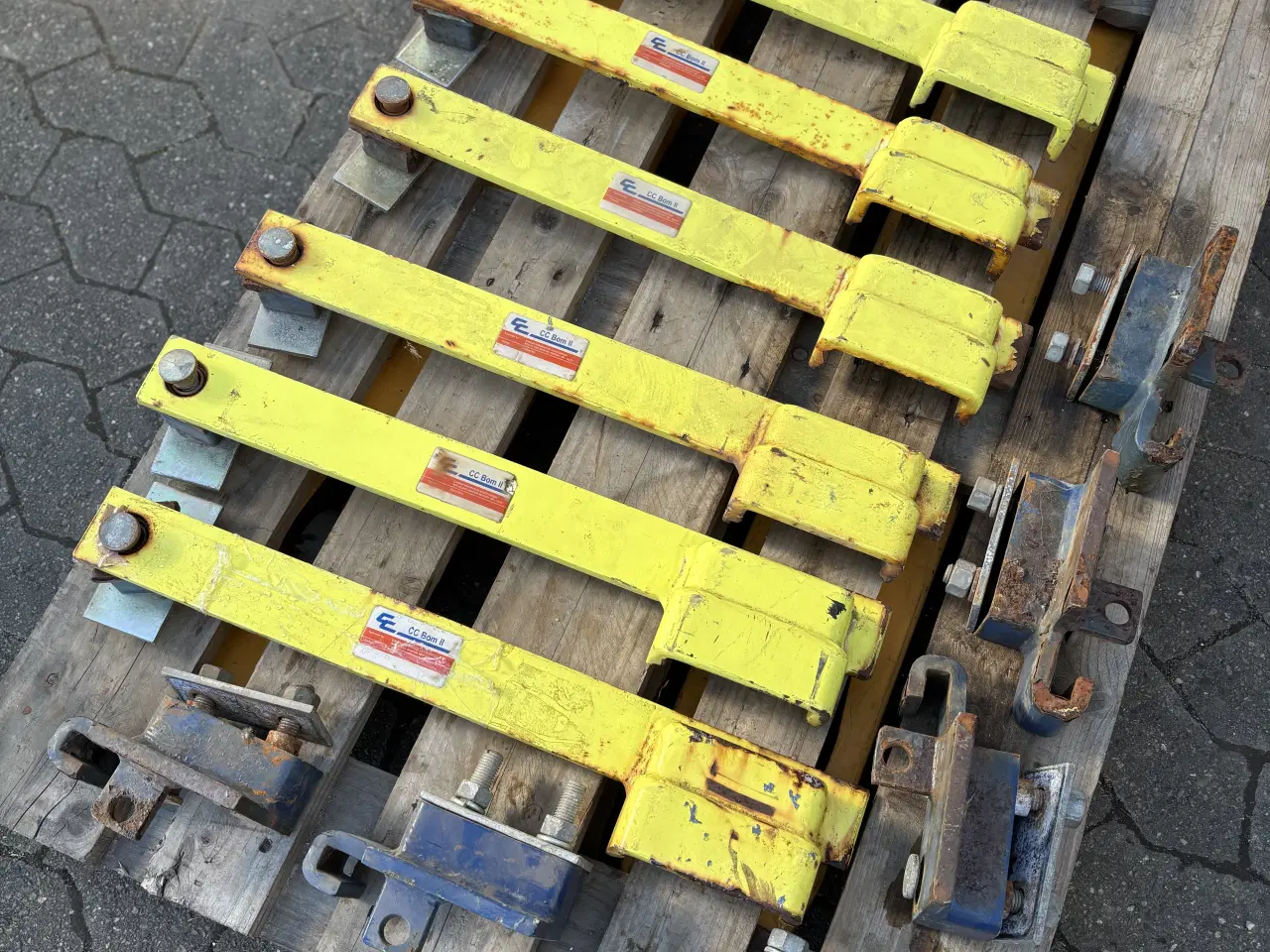 Billede 3 - Låsebomme til container - 7 stk = 2500 kr.