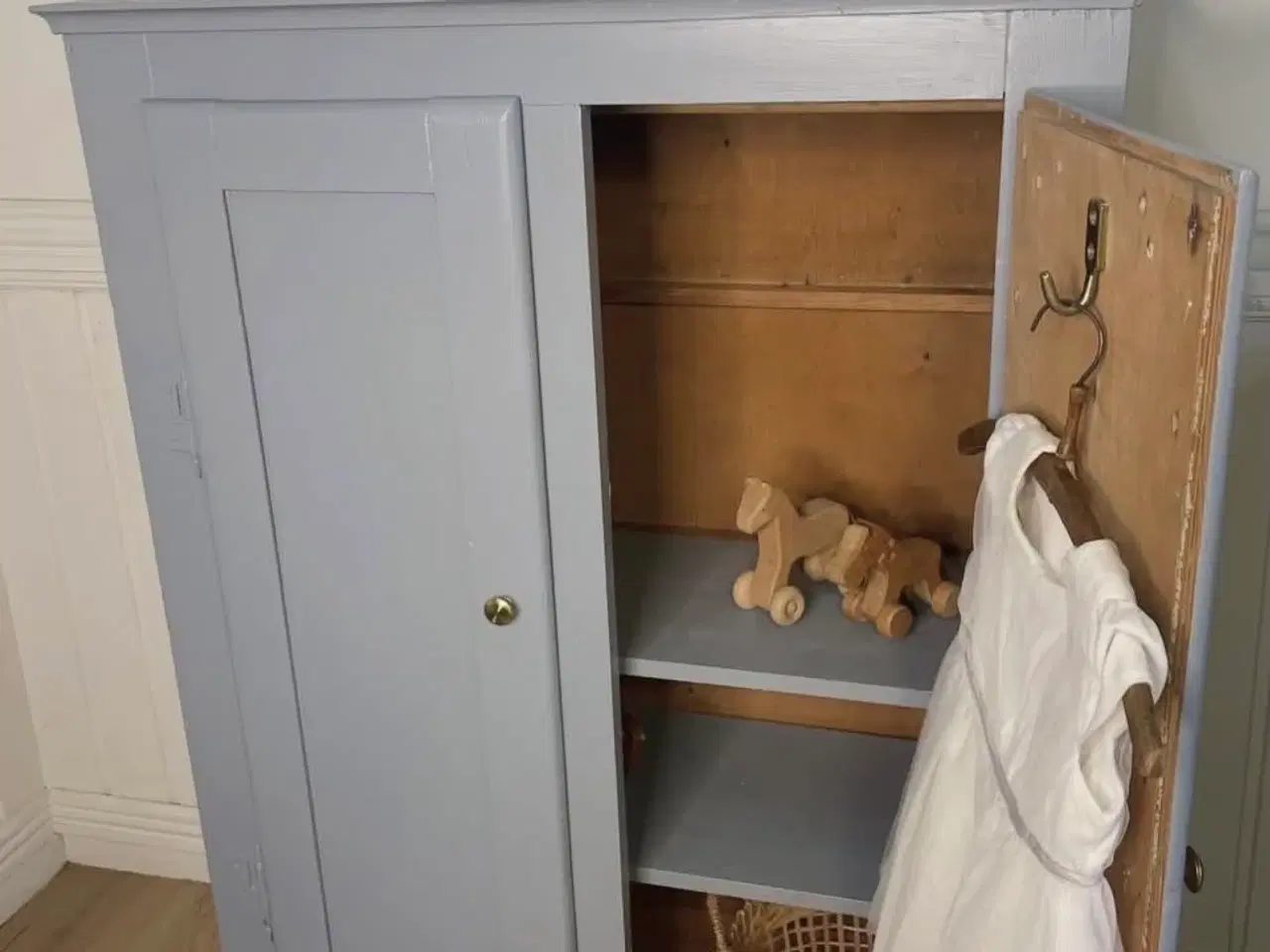 Billede 1 - Mini karlekammerskab