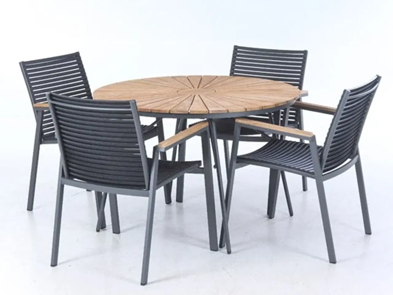 Billede 1 - Havebord samt fire stole 