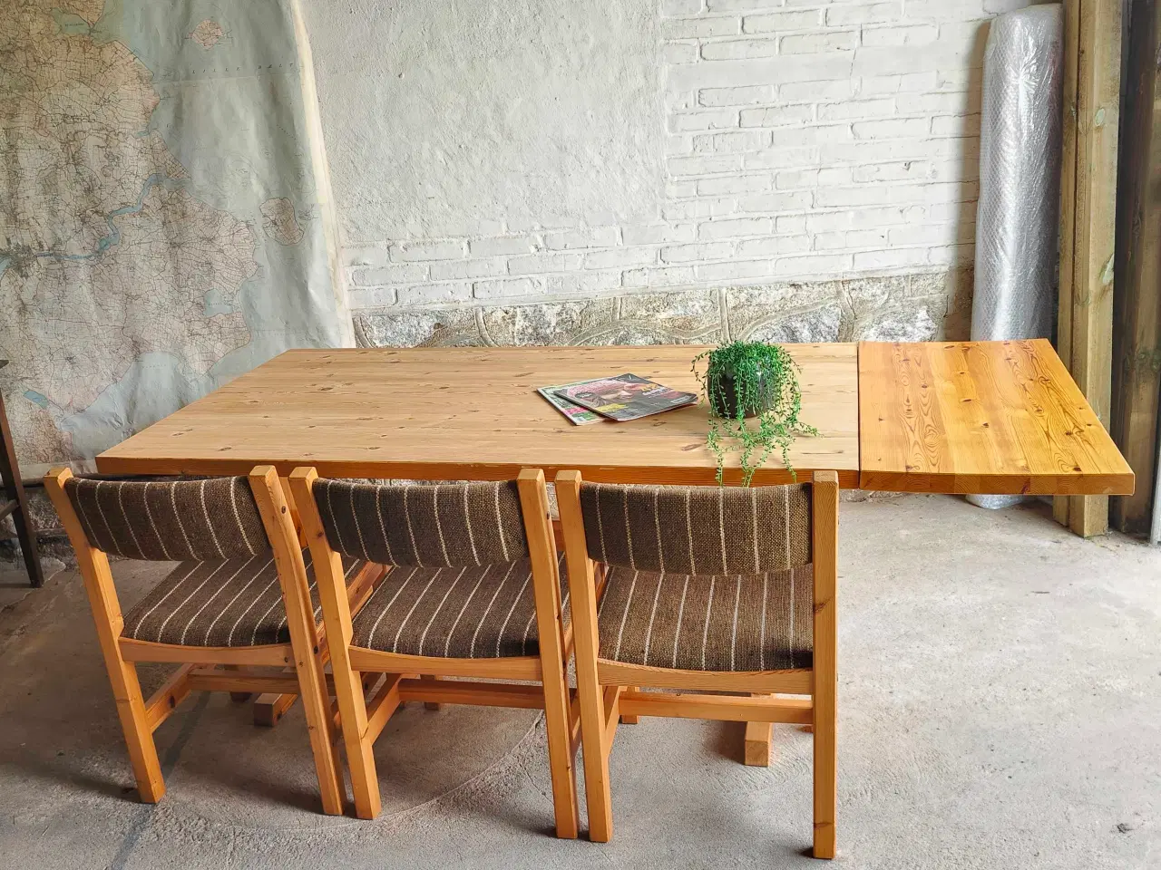 Billede 5 - Massivt fyrretræ spisebord med klap