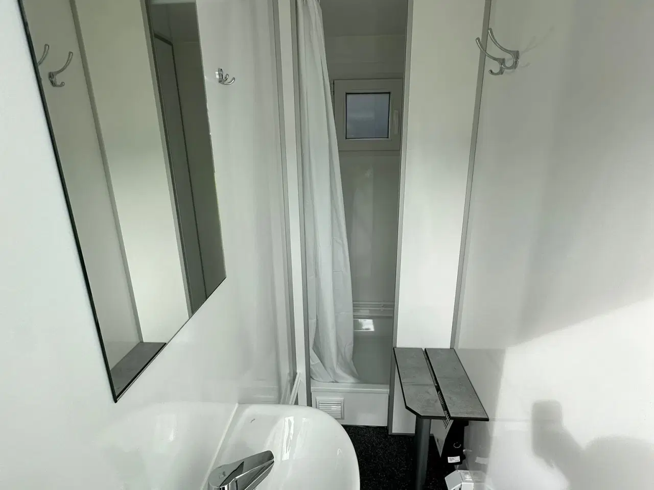 Billede 11 - Type 900: Toilet & Badvogn med 6 bad og 5 urinaler