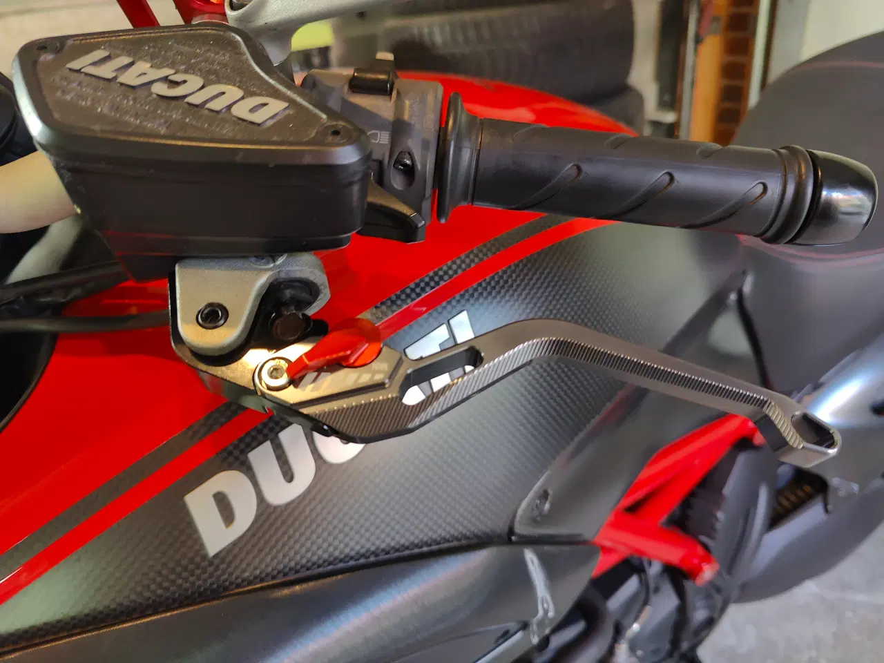 Billede 5 - Ducati Diavel Carbon, model 2012