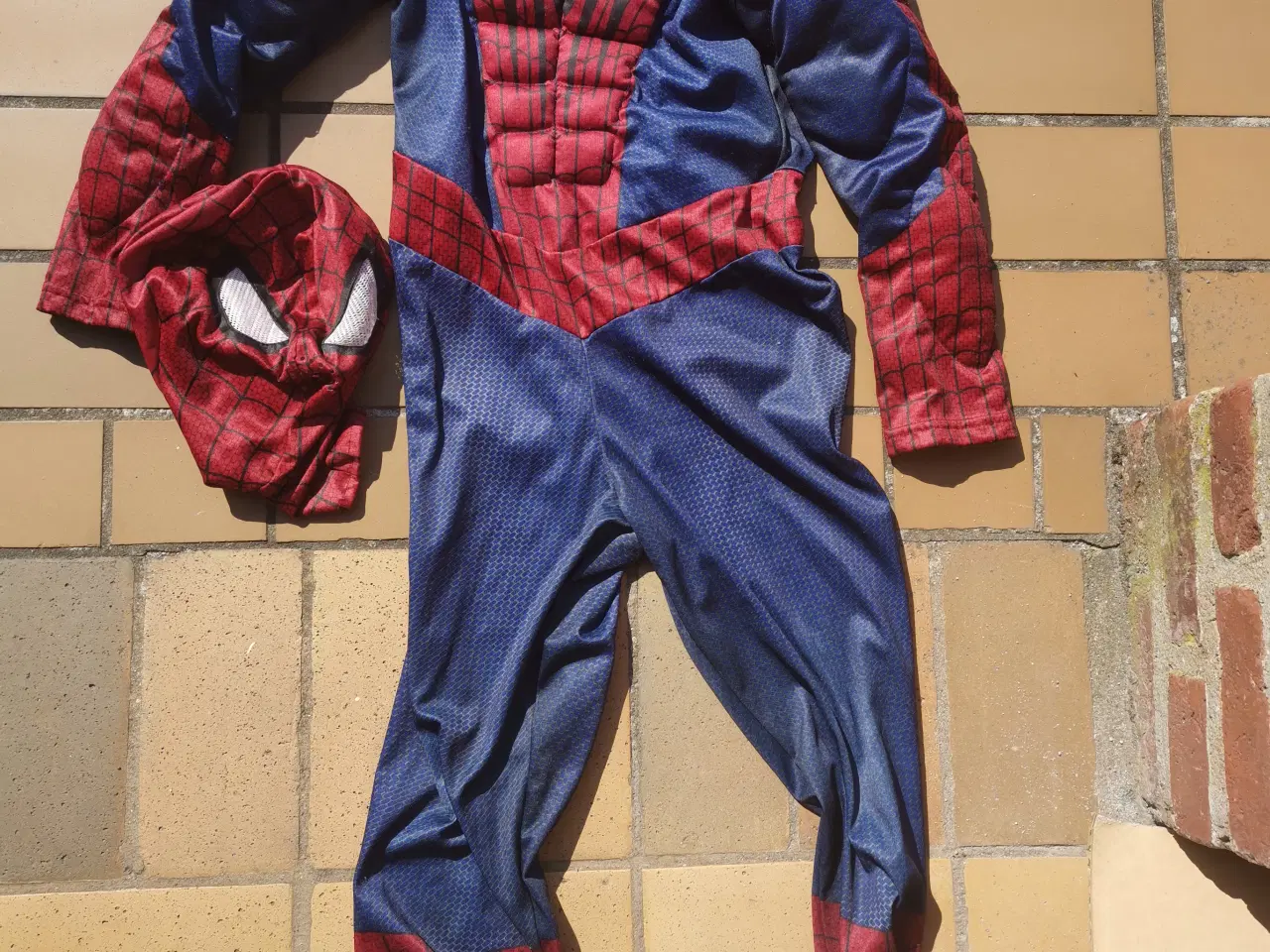 Billede 1 - Spiderman Kostume 7-8år - Spider-man