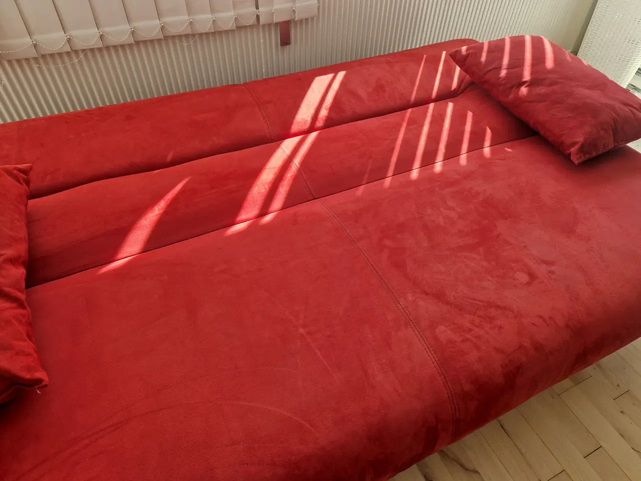 Billede 12 - Rød sovesofa 