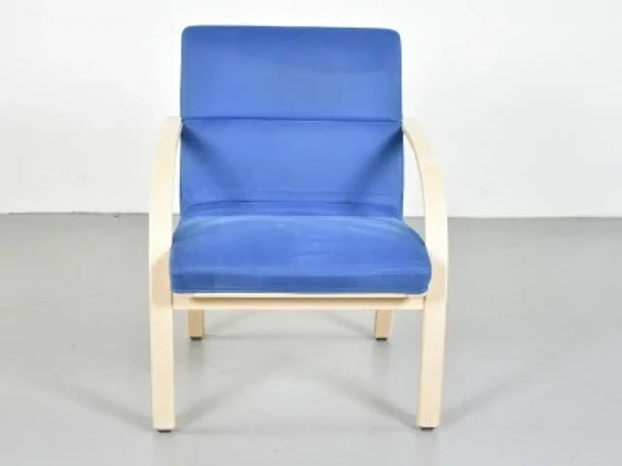 Billede 1 - Farstrup loungestol i birk med blåt polster