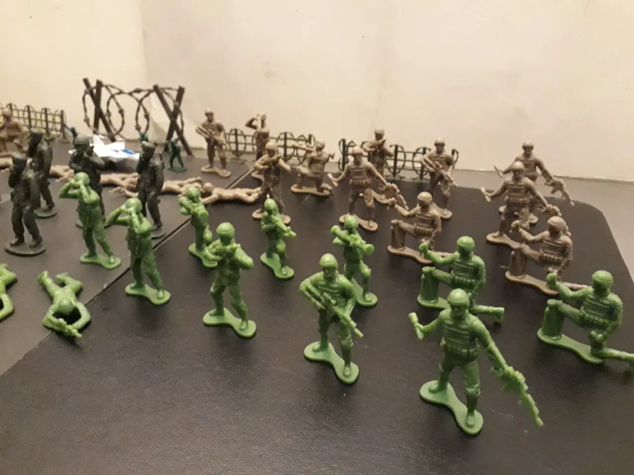 Billede 2 - 66 Soldater med tilbehør