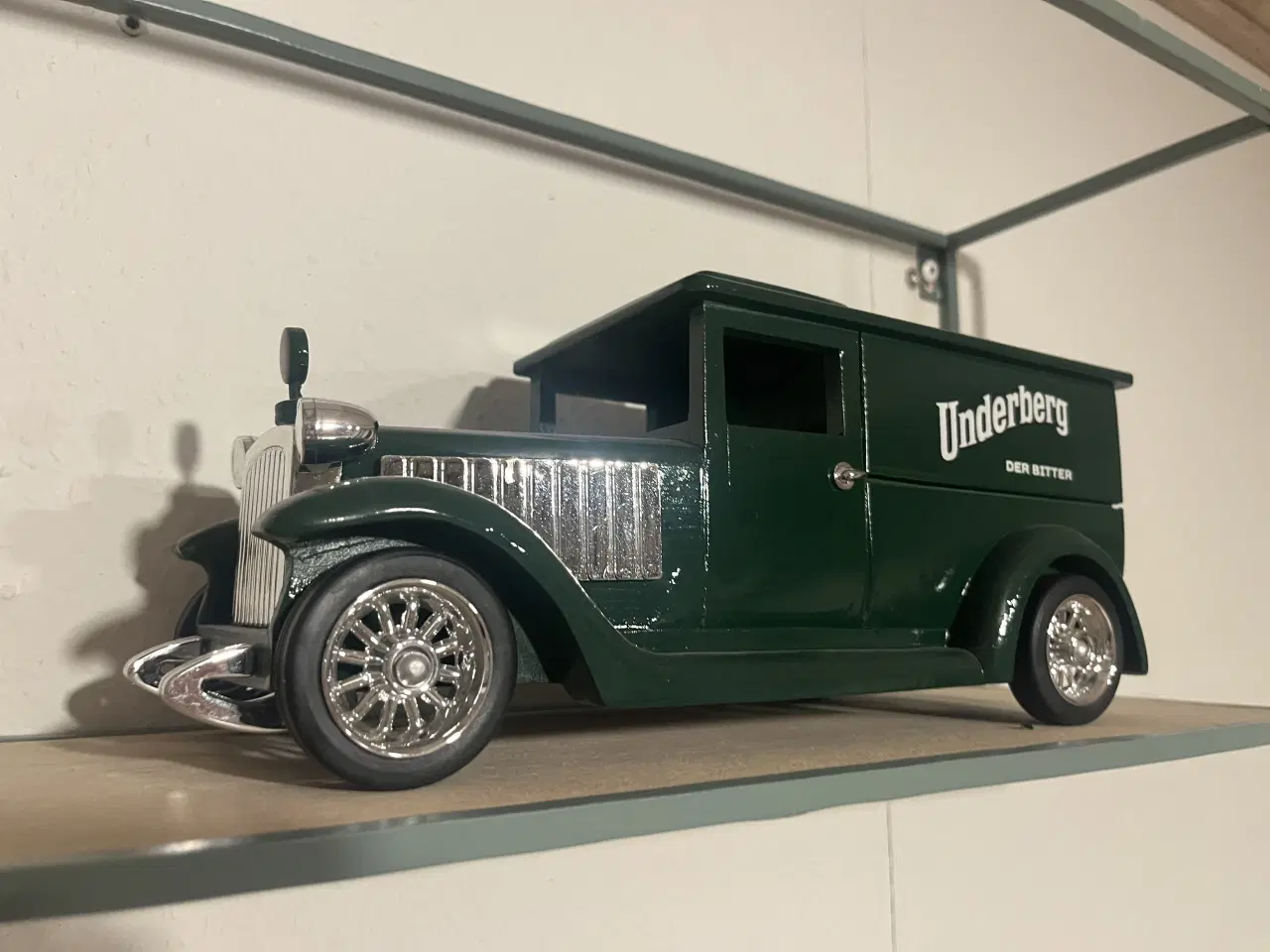 Billede 1 - 2 stk underberg biler