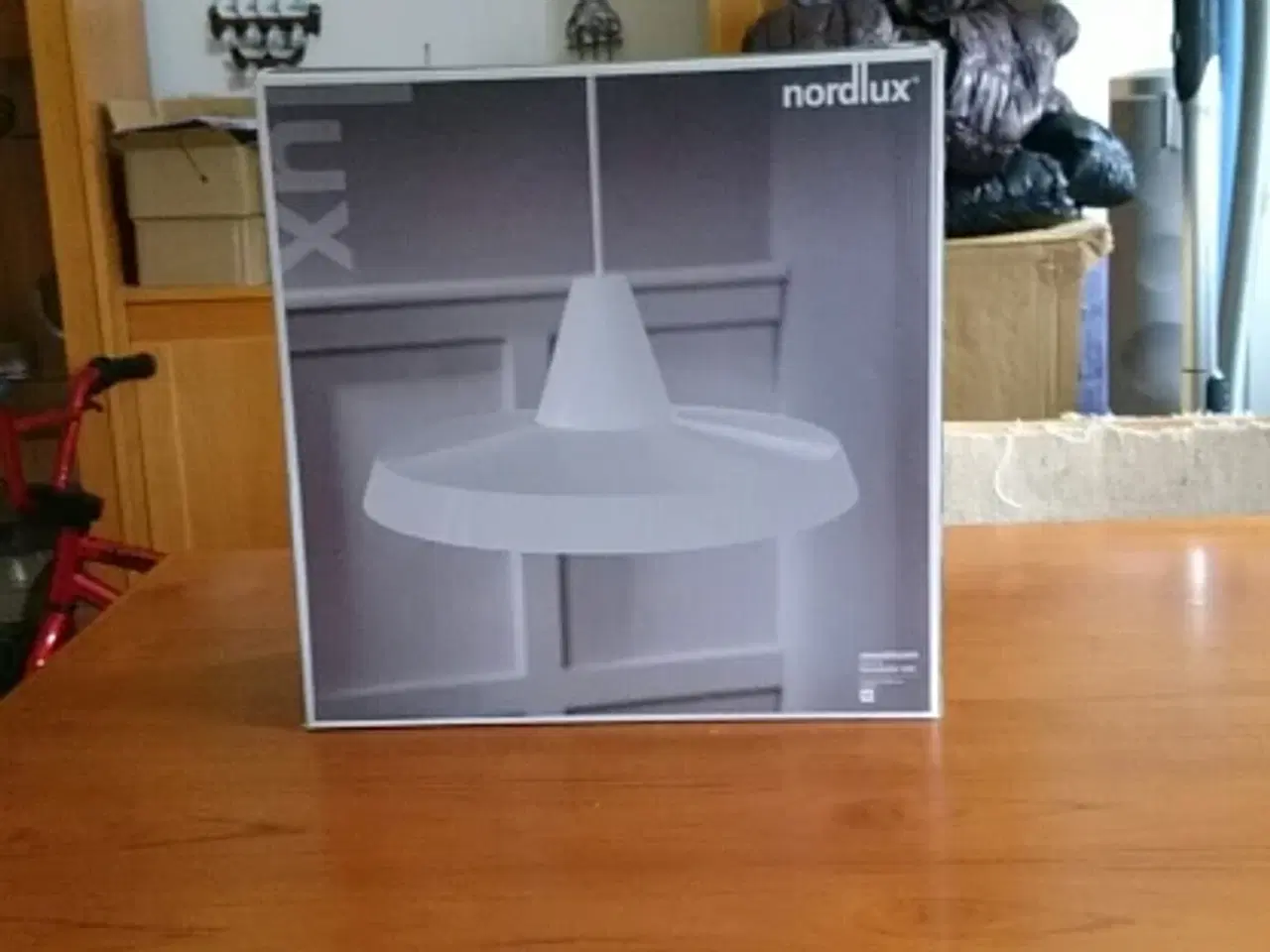 Billede 1 - Hvid nordlux lampe helt ny, 30 cm