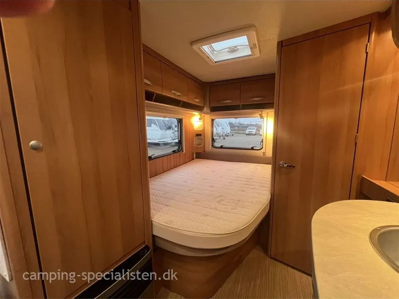 Billede 4 - 2015 - Hymer Nova Light 465   2015 Hymer Nova Light 465 - se den nu hos Camping-Specialisten.dk