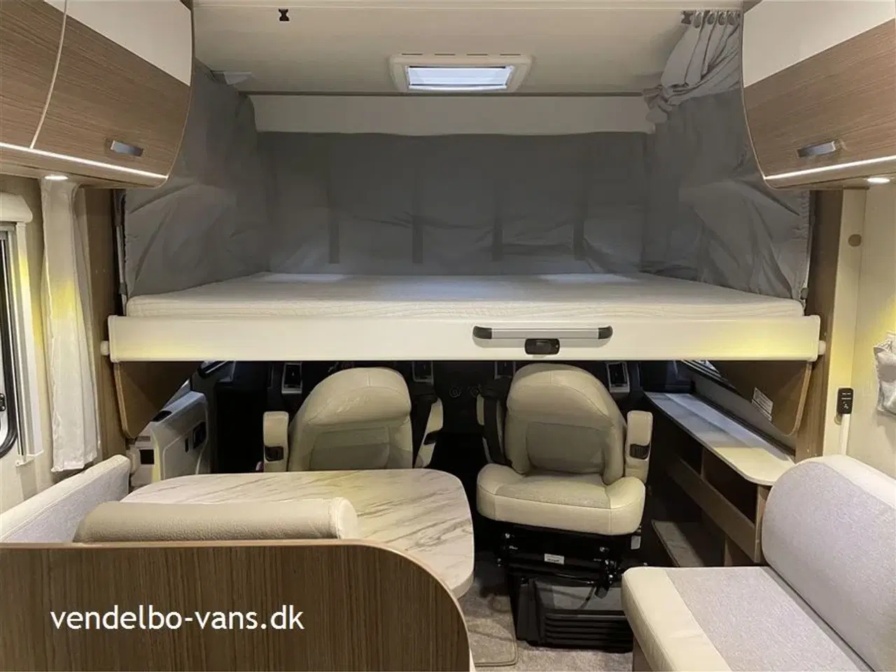 Billede 3 - 2018 - Carado I 447 Aut Automatgear - Solcelleanlæg - 3000 W Inverter - 2 x lithium bodels batterier