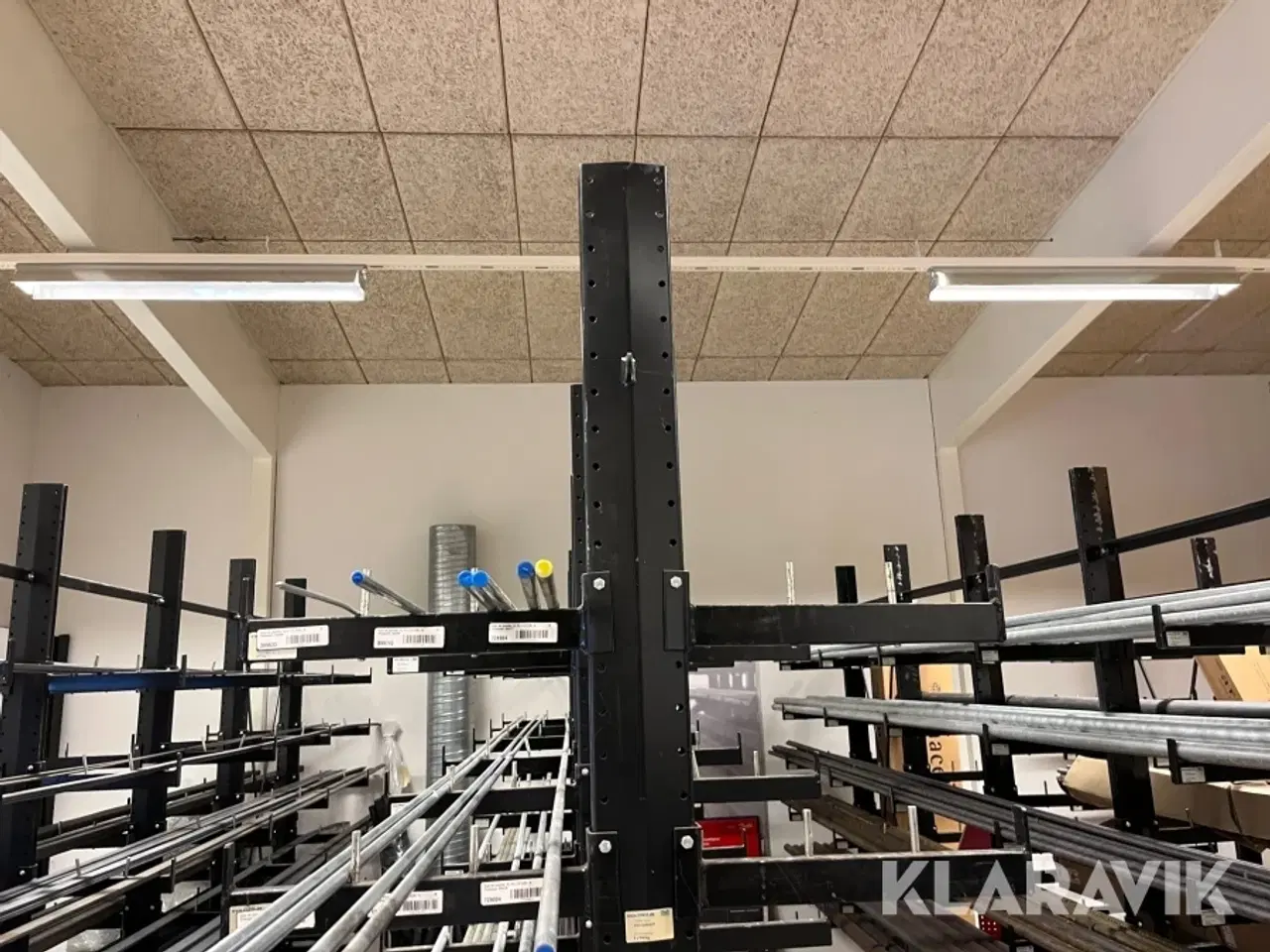 Billede 11 - Grenreol en række