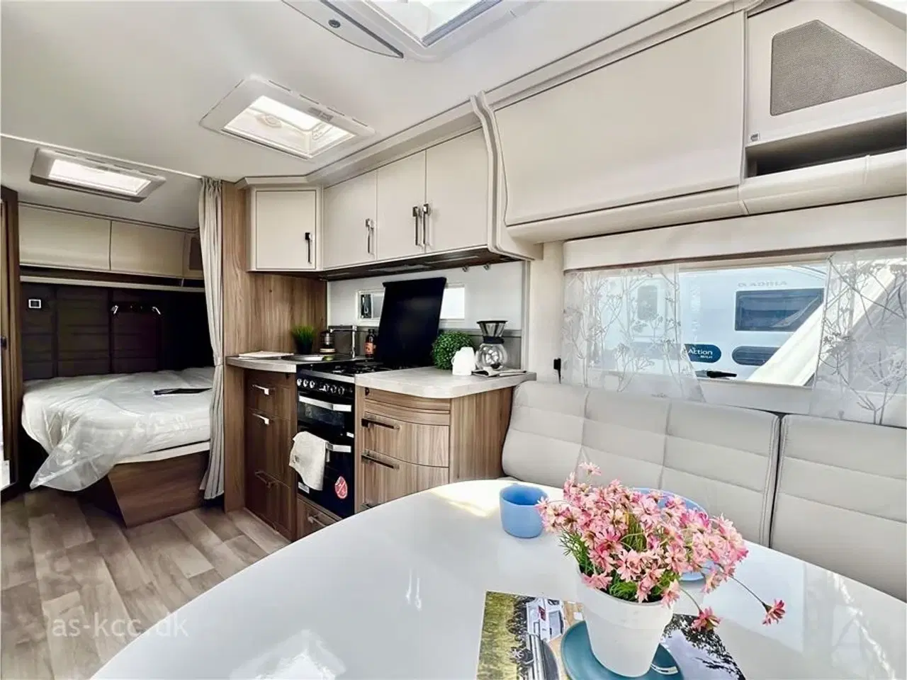 Billede 6 - 2024 - Kabe Royal 520 XL KS   KABE Royal 520 XL KS kan vejes ned til 1800 KG.