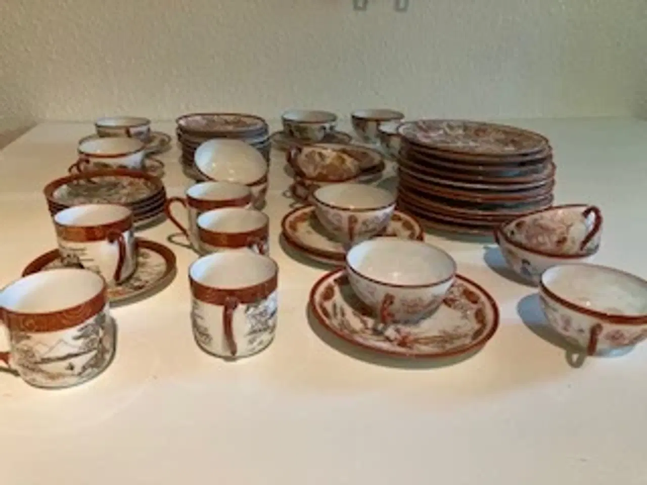 Billede 1 - Flot gammelt kinastel med mange dele sælges.