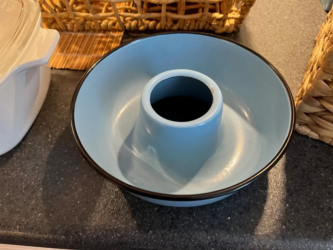 Billede 2 - Smukt Vintage Sæt: Madam Blå Randform & Rustik Træ