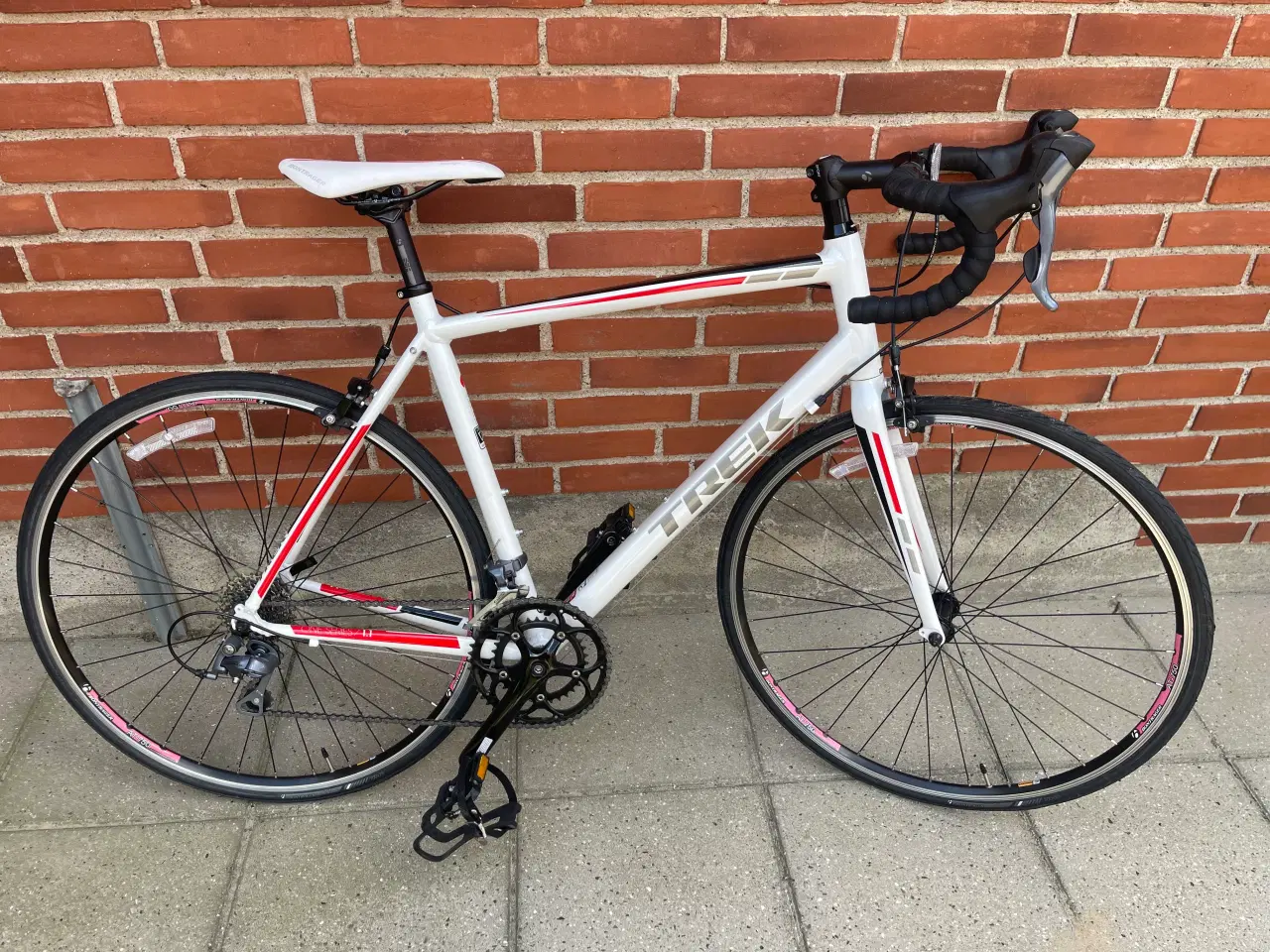 Billede 2 - Trek One Series 1.1 Racercykel