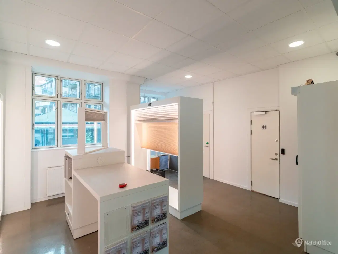 Billede 6 - SÆLGES: Gennemlyst og præsentabelt erhvervslejemål med markant facade – tæt ved Ryparken Station