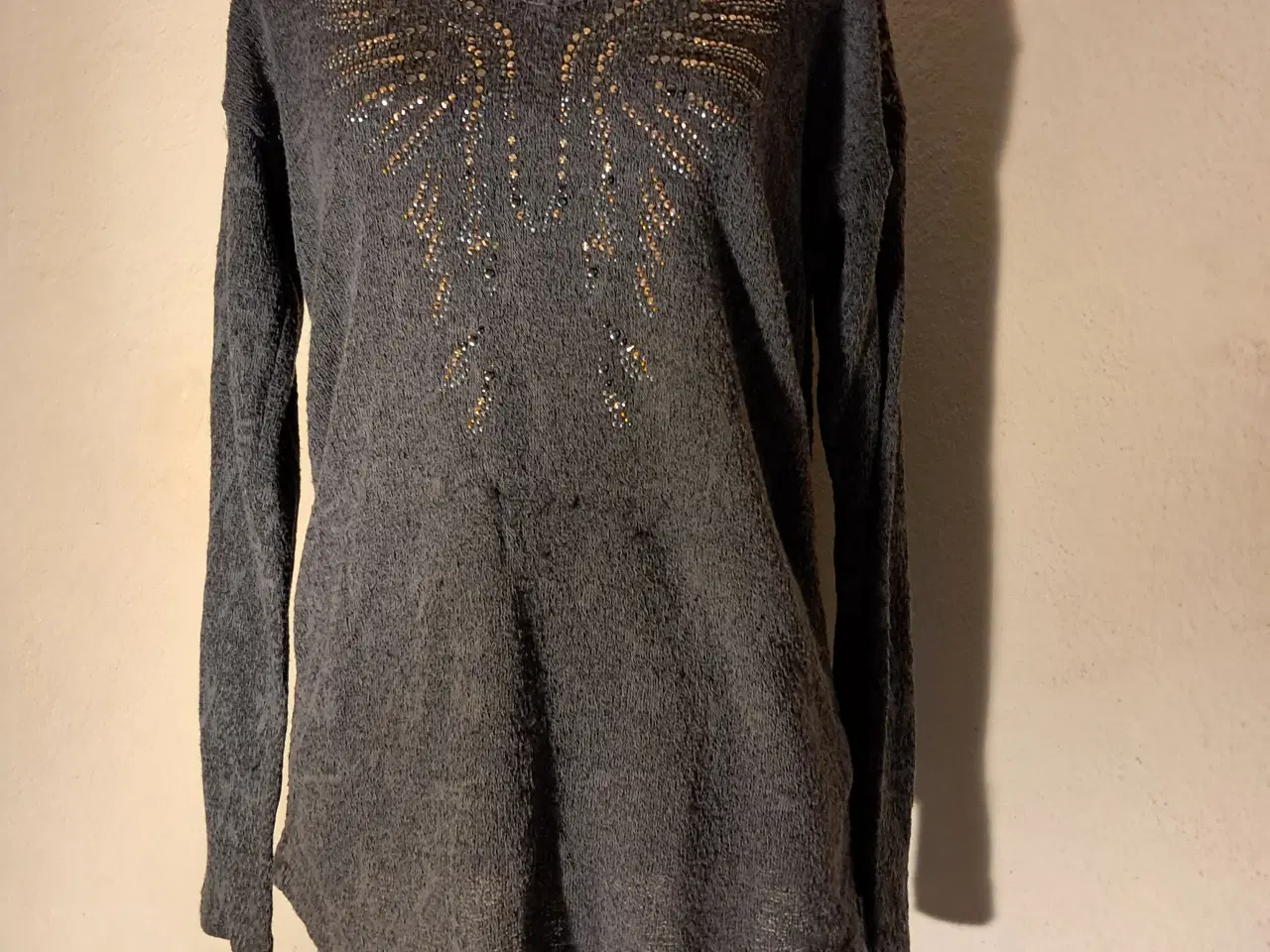 Billede 1 - Cream str. M bluse