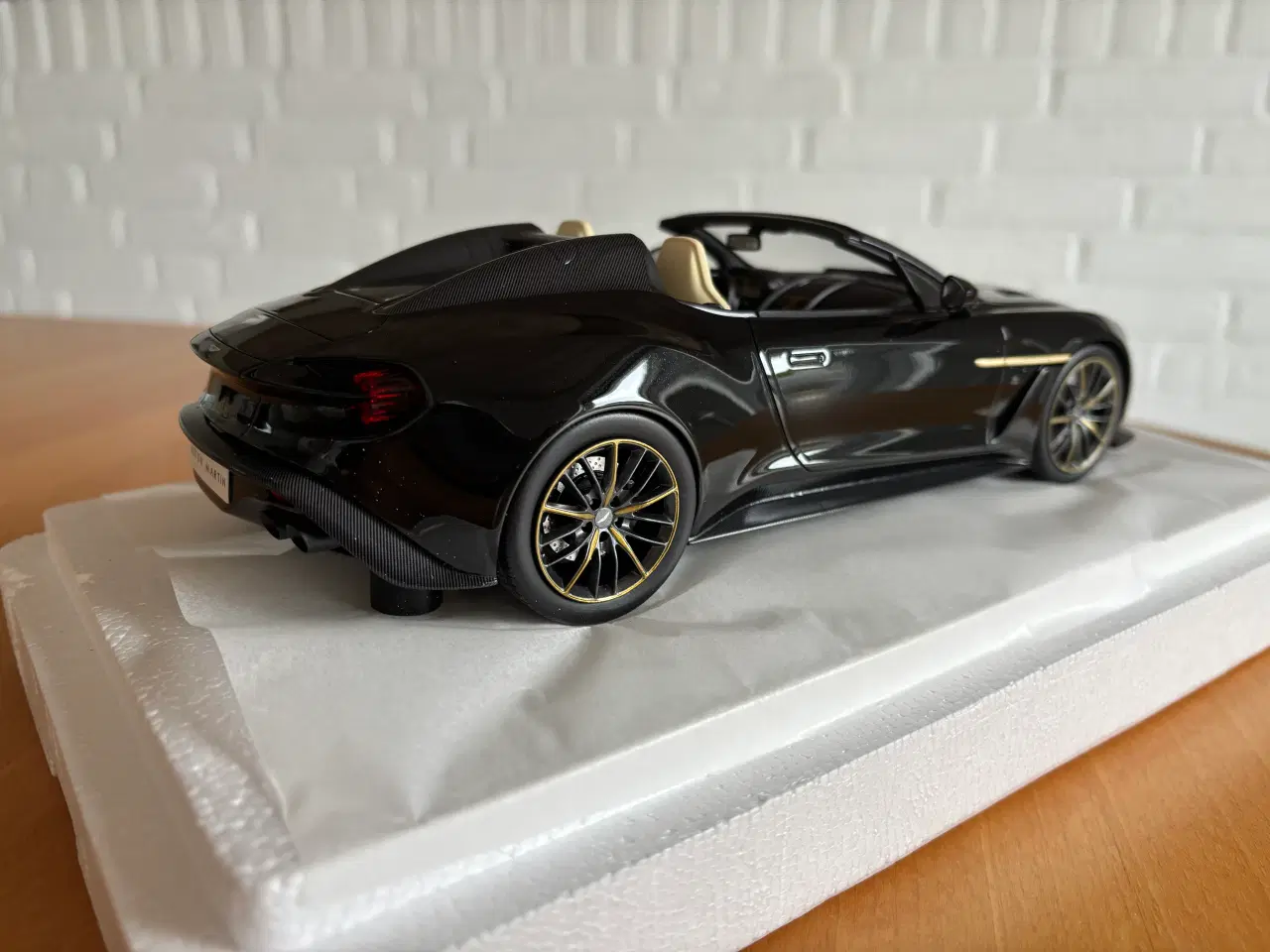 Billede 9 - Aston Martin Vanquish Zagato 1:18