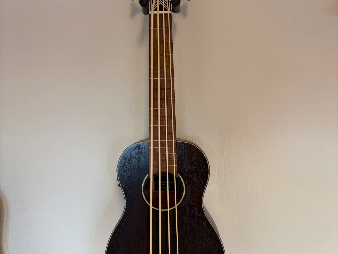 Billede 1 - Bas ukulele med indbygget mic og tuner
