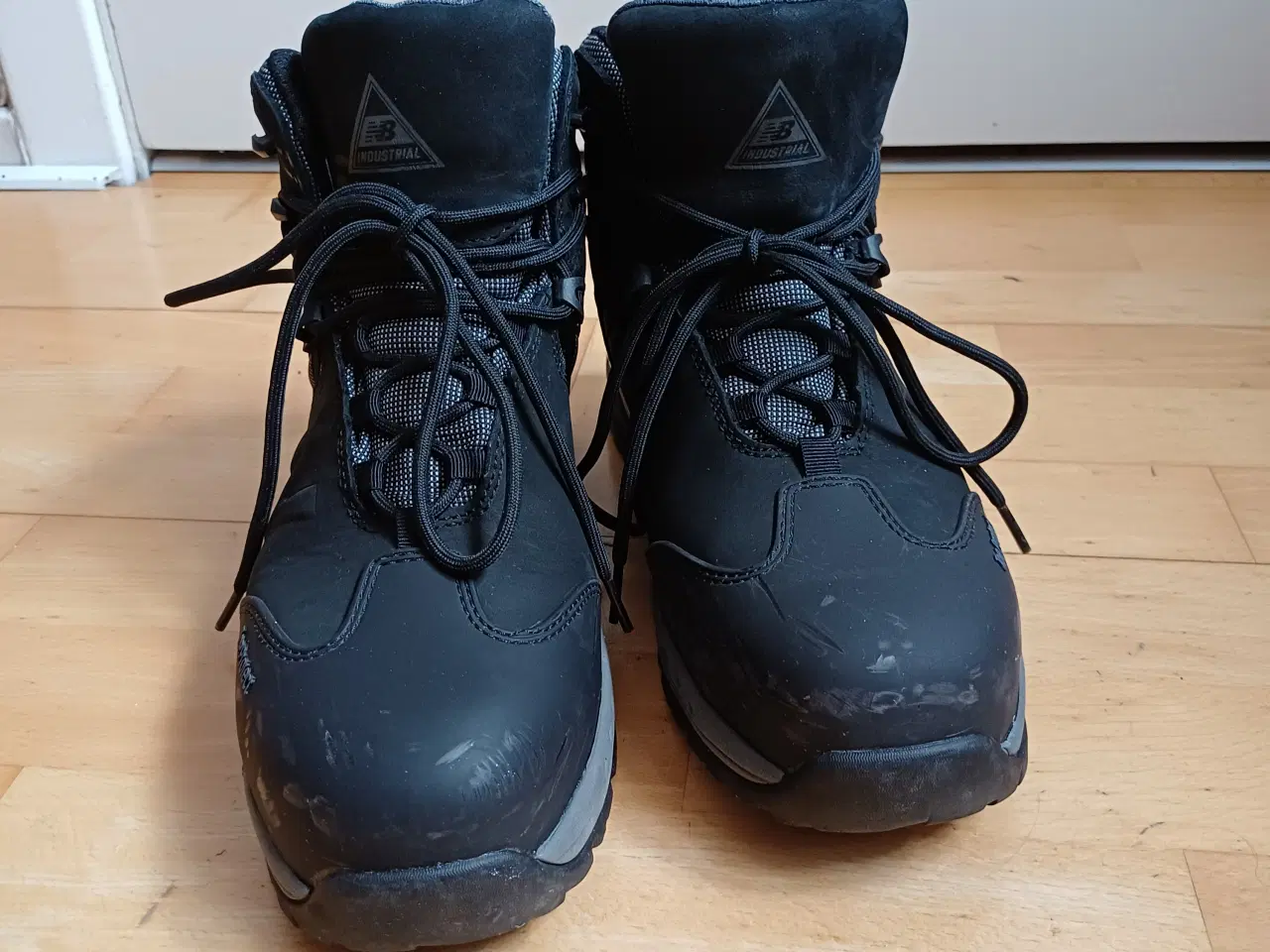 Billede 1 - New Balance str. 42,5 sikkerhedsstøvler
