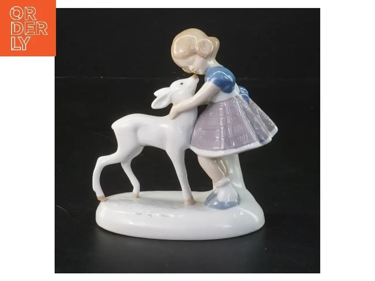 Billede 1 - Porcelænsfigur af pige og dådyr (str. 13x11 cm)