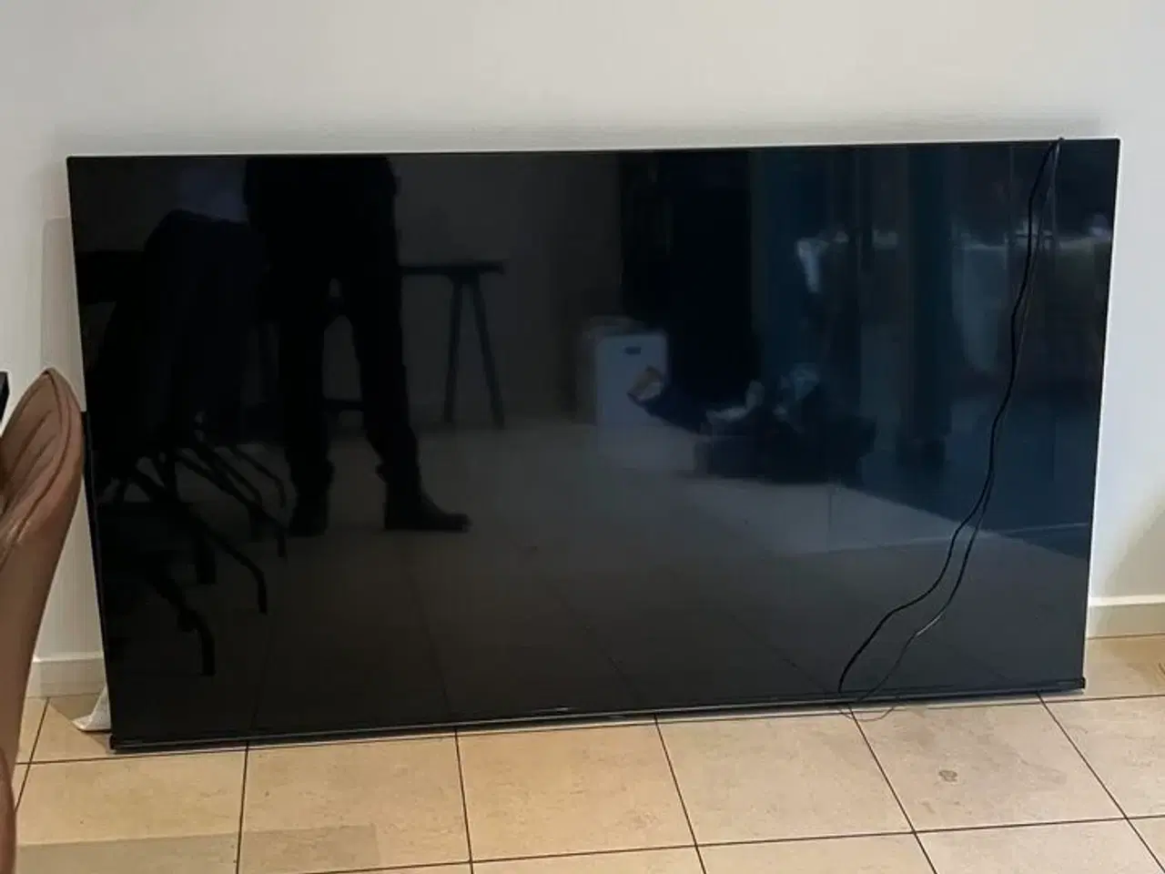 Billede 1 - 65" tvskærm med vægbeslag og fjernbetjening - HISENSE DOLBY VISION