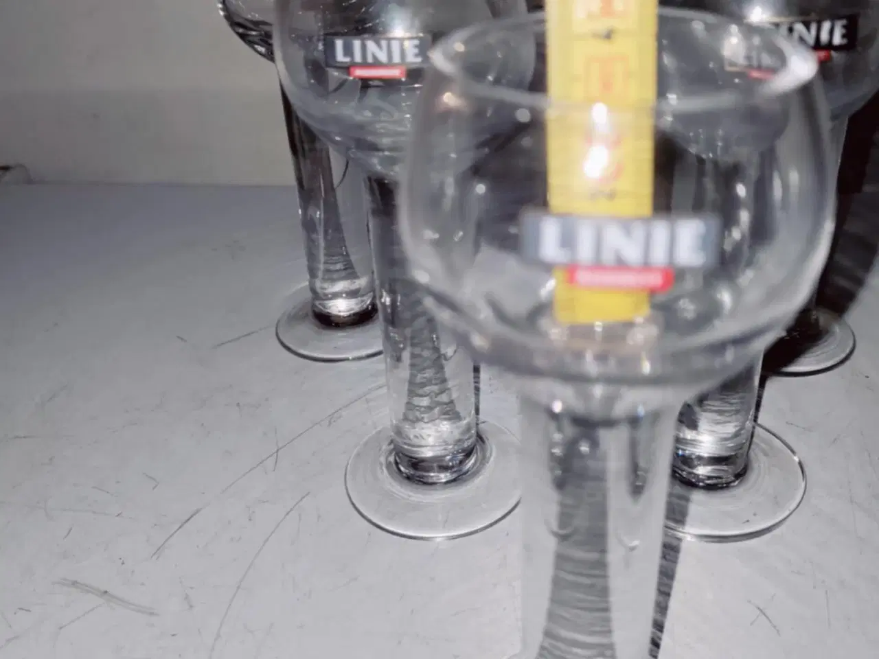 Billede 6 - 12 fine linie aquavit glas måske til sømanden