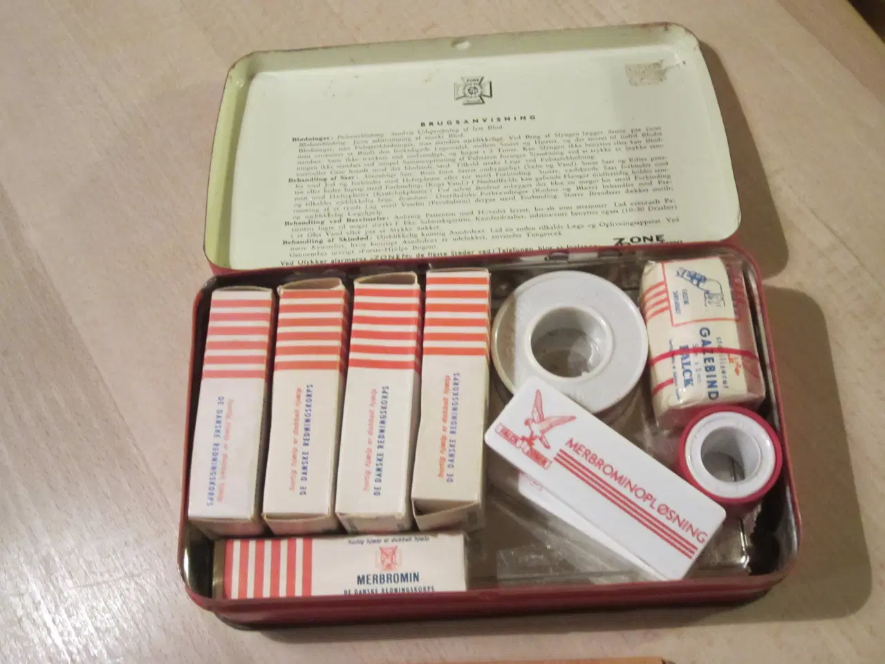 Billede 3 - Flot Nødforbindingskasse - Retro