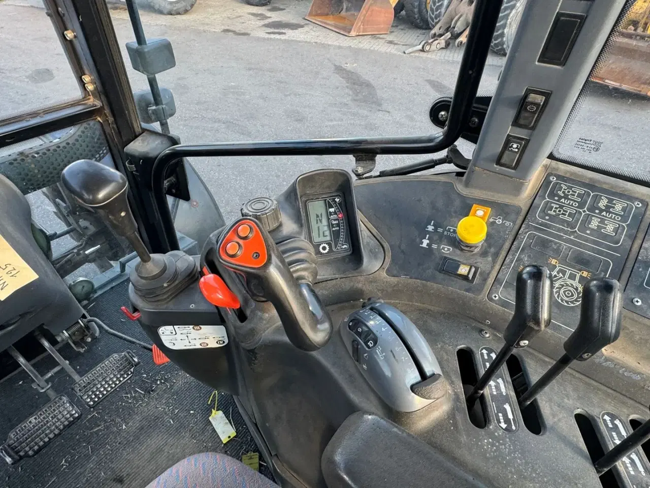 Billede 17 - New Holland TM165 KUN 4000 TIMER OG NYE DÆK!