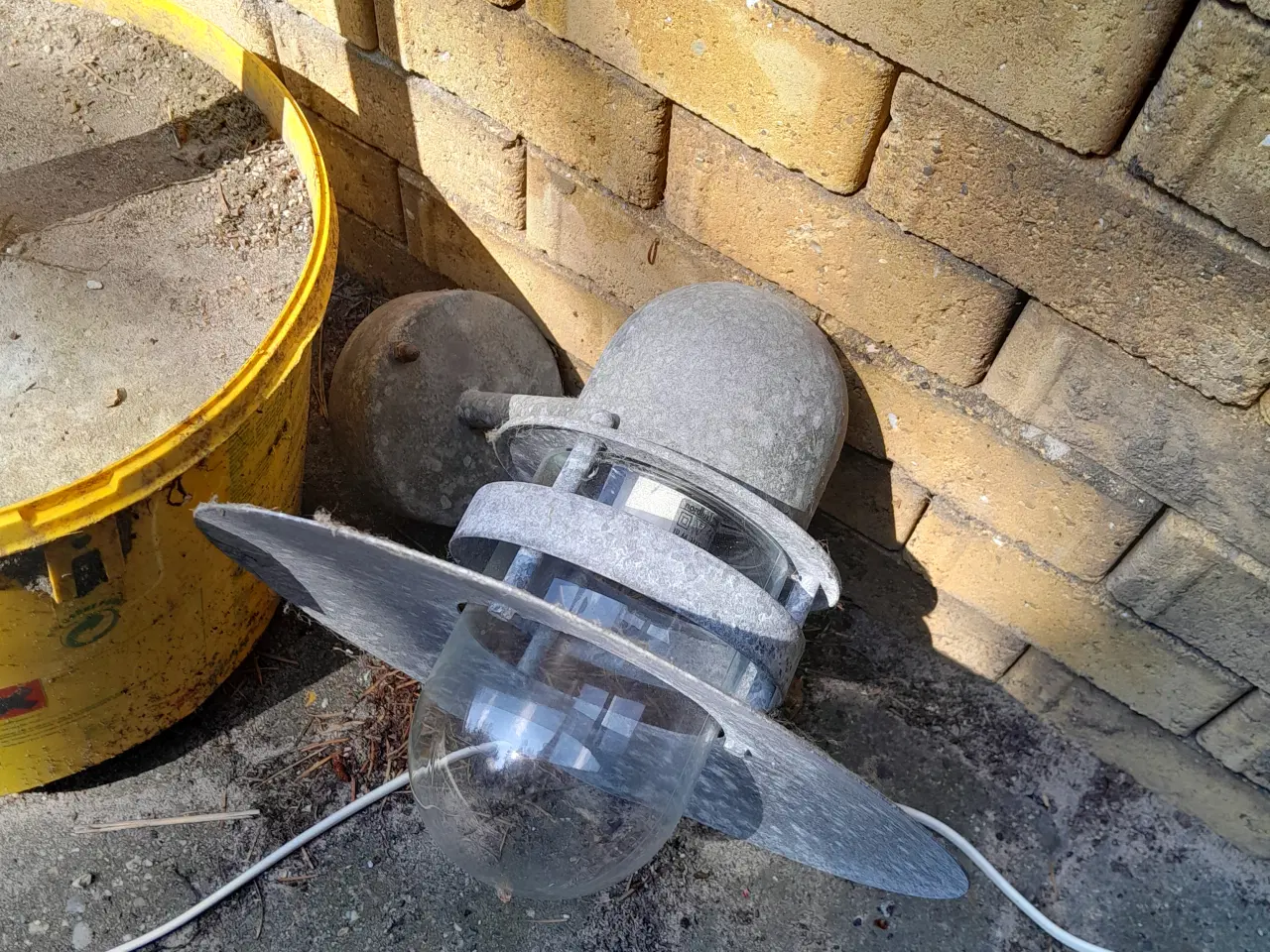 Billede 2 - 3 Udendørslamper galvaniseret 