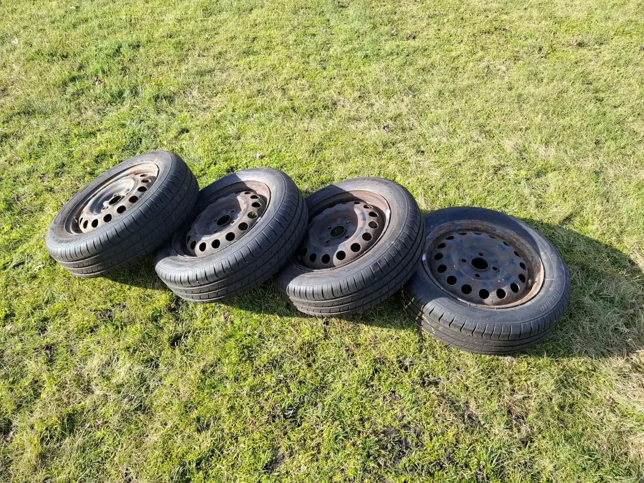 Billede 8 - Peugeot 107 1,0 5-dørs – Sølvgrå, lav-km bil