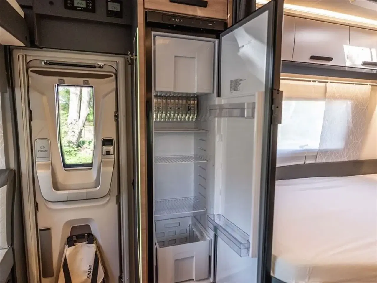 Billede 20 - 2025 - Knaus L!VE TI Wave 650 MF Platinium Selection   Komplet bil med lithium batteri, solceller mm.