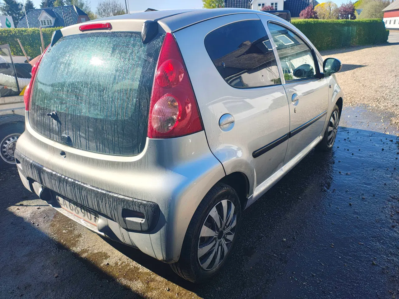 Billede 4 - Peugeot 107 nysynet med plader