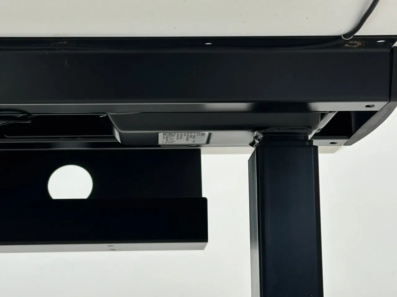 Billede 5 - Hæve-/sænkebord 140x80 (m. faset kant) - Linak