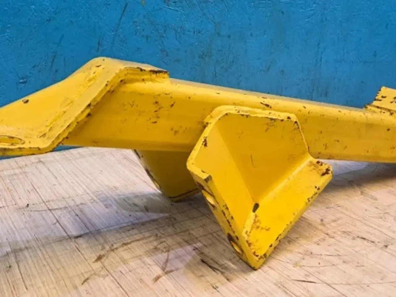 Billede 13 - New Holland TF78 Trækbeslag 84002996