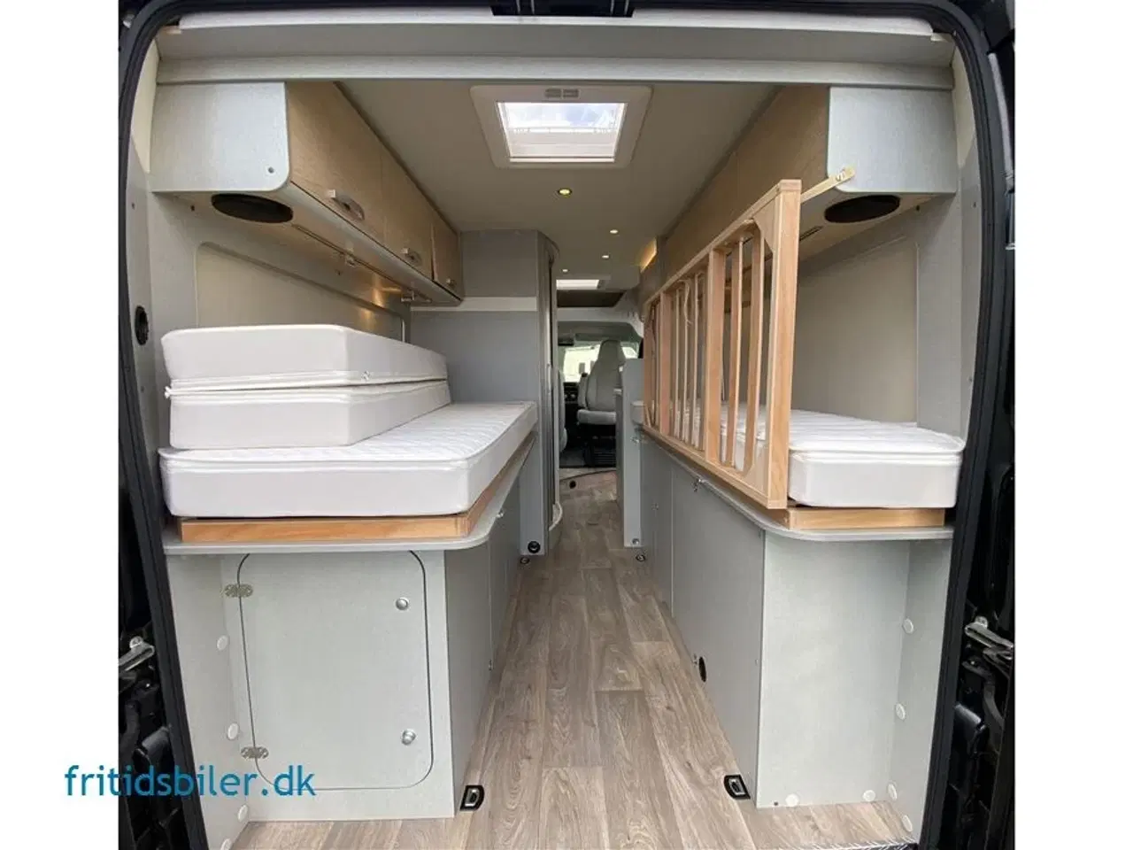 Billede 11 - 2024 - Hymer Free 602 2,3 140 hk   Hymer 602 på under 6 meter med langsgående senge