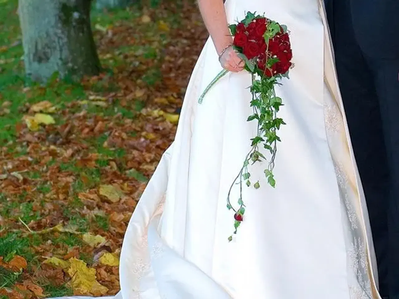 Billede 1 - Smuk engelsk creme farvet brudekjole