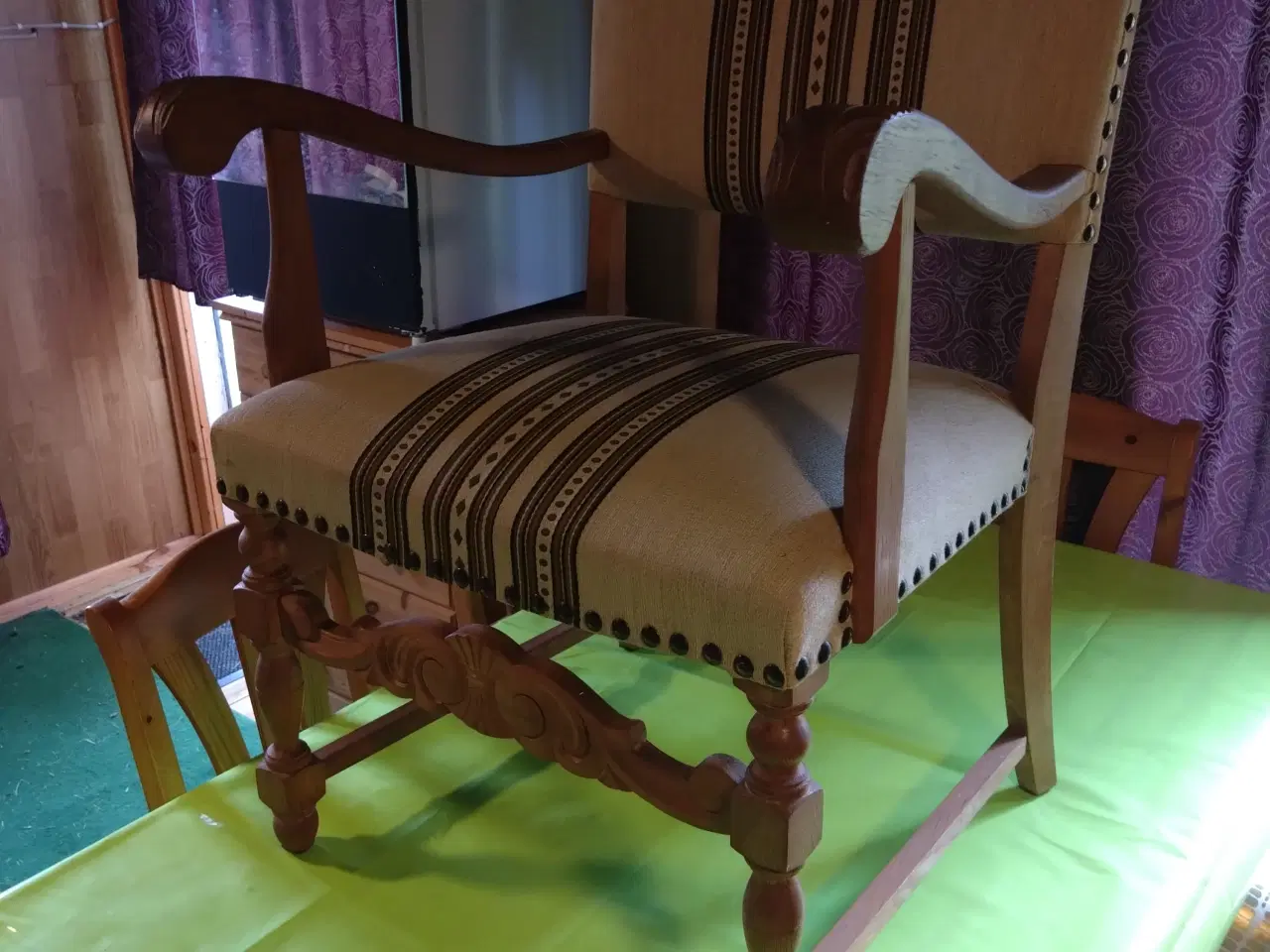 Billede 4 -  3 seter sofa og 3 stoler