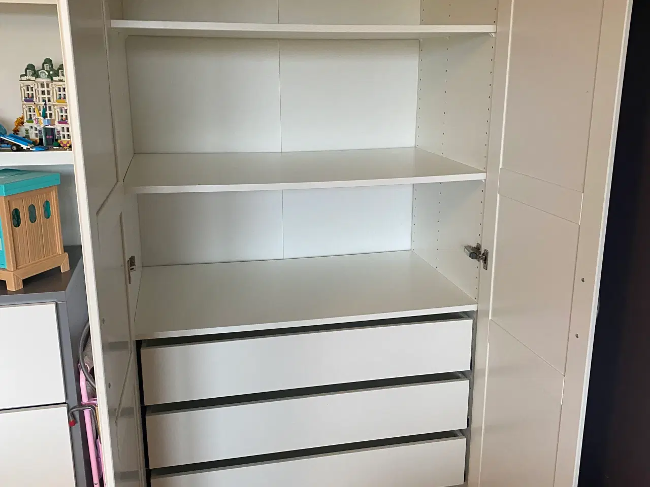 Billede 2 - Ikea skab med to døre