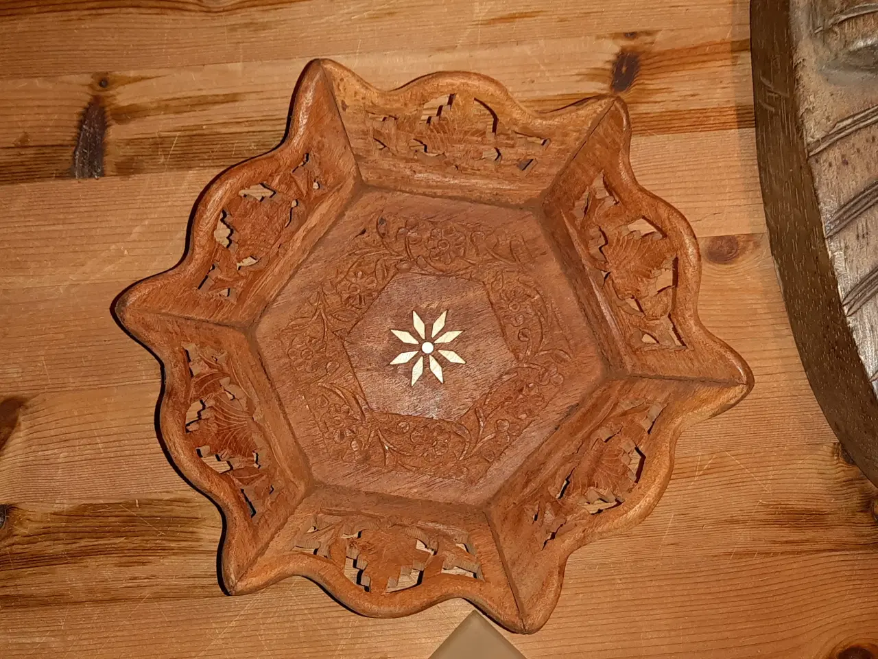 Billede 4 - Træ ting og 2 stk. glas hjørnehylder.