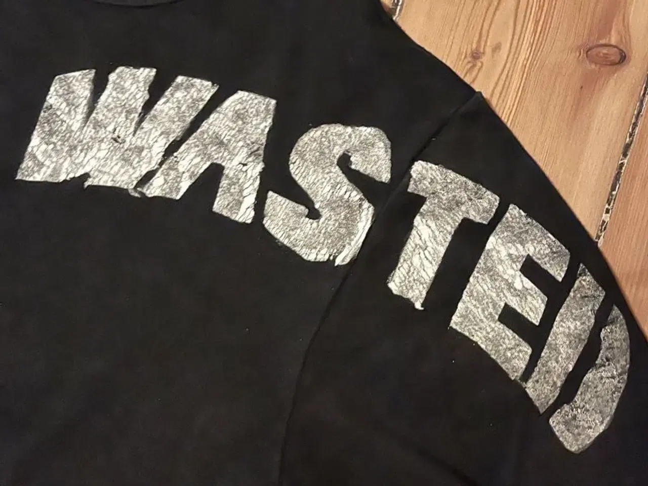 Billede 2 - WASTED - Langærmet t-shirt med print