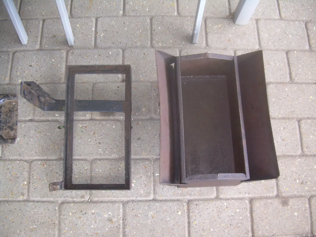 Billede 1 - Deutz værktøjs kasse med beslag